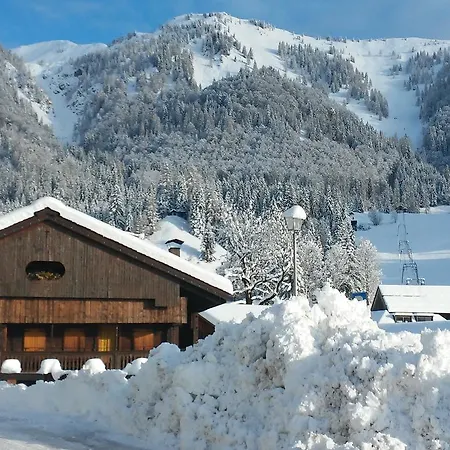 Pa' Krhaizar Bed & Breakfast 3*